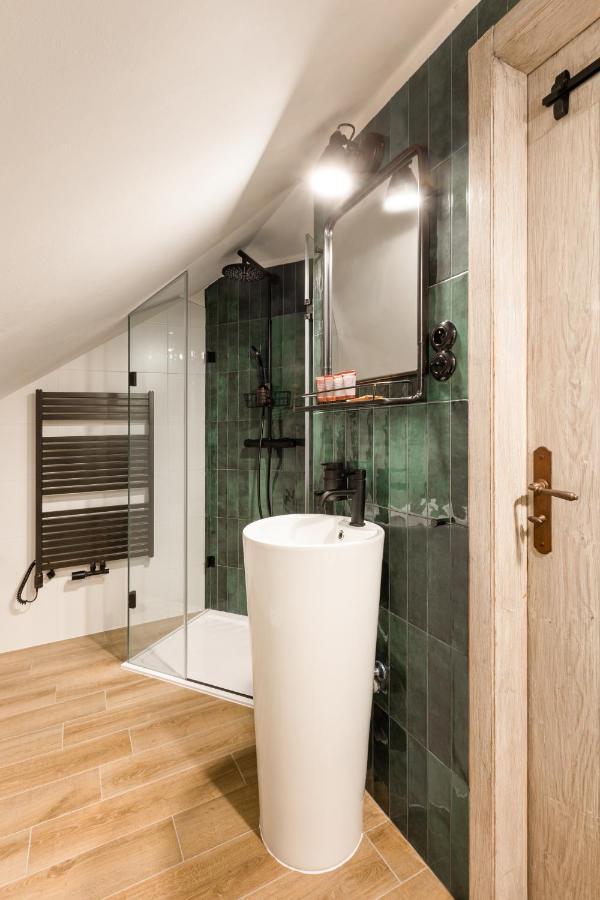 Bohemian Chic 2 Bedroom 2 Bathroom Loft With Hanging Chair Praha Eksteriør bilde