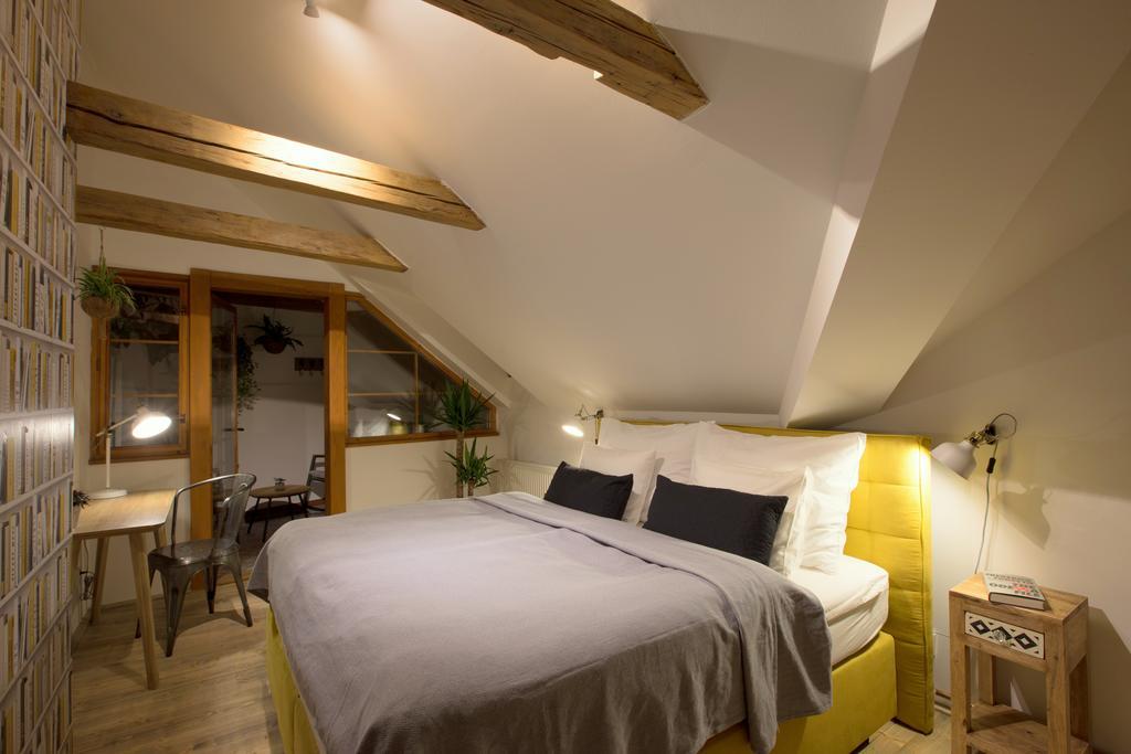 Bohemian Chic 2 Bedroom 2 Bathroom Loft With Hanging Chair Praha Eksteriør bilde