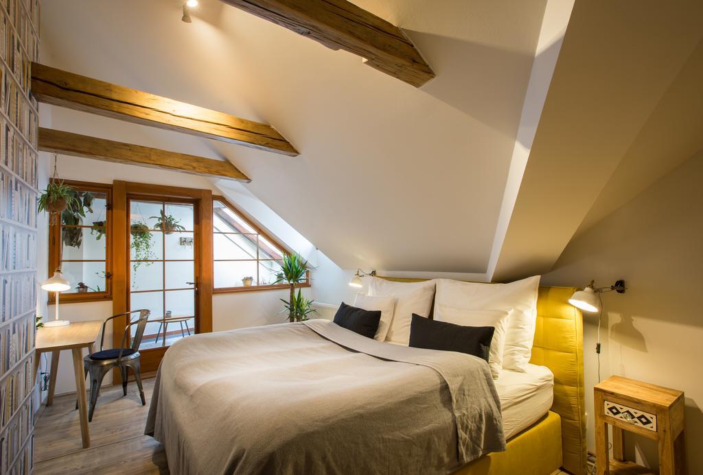 Bohemian Chic 2 Bedroom 2 Bathroom Loft With Hanging Chair Praha Eksteriør bilde