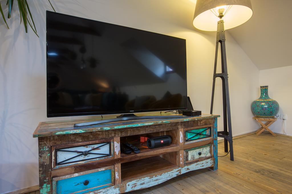 Bohemian Chic 2 Bedroom 2 Bathroom Loft With Hanging Chair Praha Eksteriør bilde