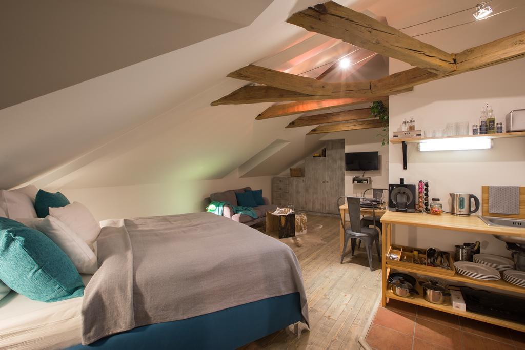 Bohemian Chic 2 Bedroom 2 Bathroom Loft With Hanging Chair Praha Eksteriør bilde
